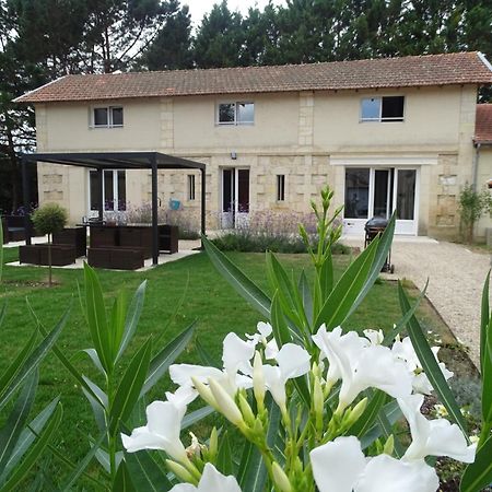 Villa Entiere Du Chateau Lacroix De Civrac 3 Ch, 3 Sdb, Piscine Xxl,Sauna, 4 Etoiles,7 Pers Dış mekan fotoğraf