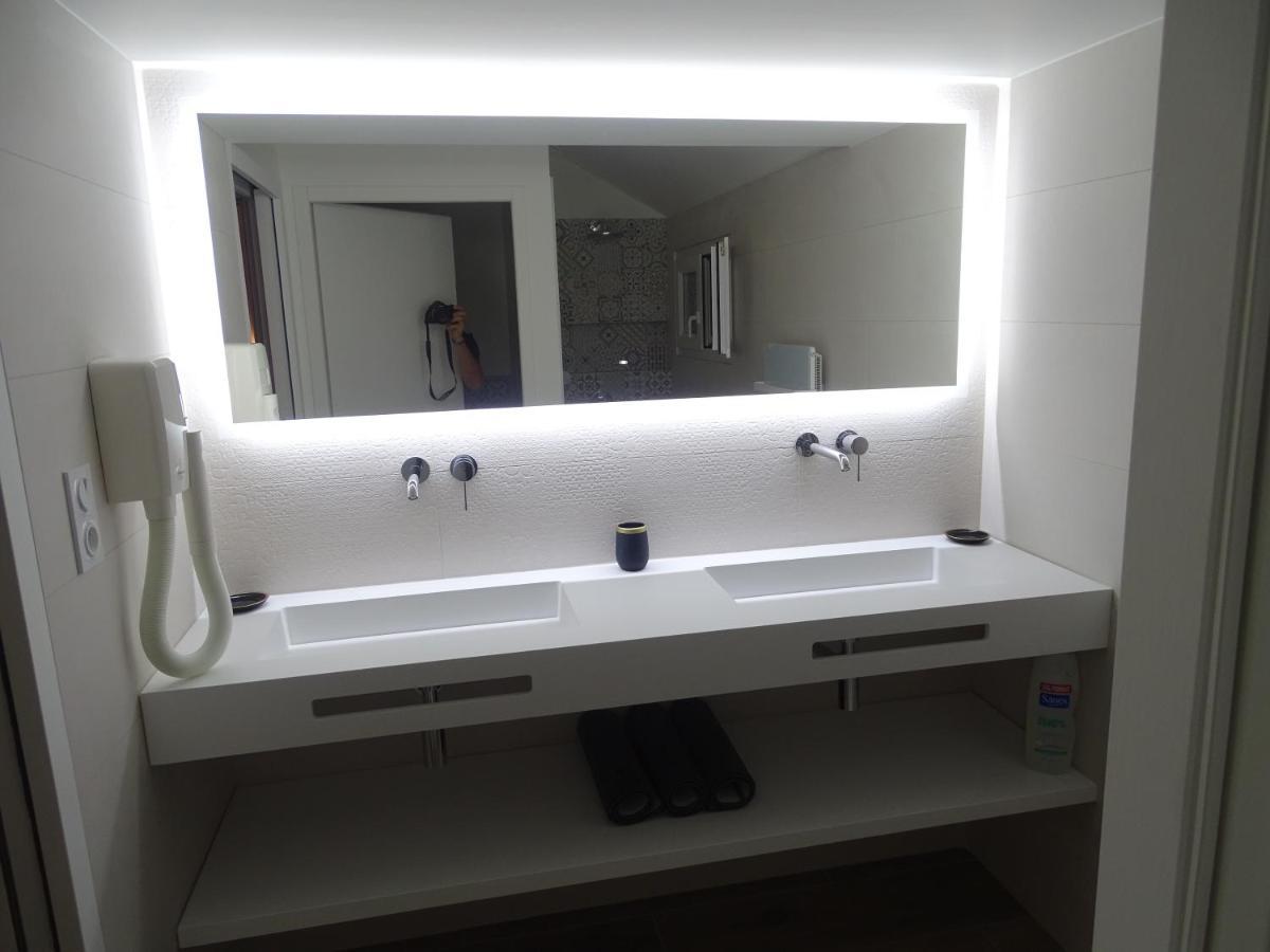 Villa Entiere Du Chateau Lacroix De Civrac 3 Ch, 3 Sdb, Piscine Xxl,Sauna, 4 Etoiles,7 Pers Dış mekan fotoğraf