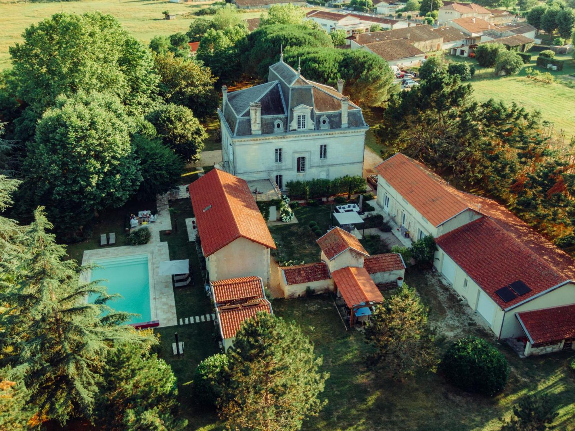 Villa Entiere Du Chateau Lacroix De Civrac 3 Ch, 3 Sdb, Piscine Xxl,Sauna, 4 Etoiles,7 Pers Dış mekan fotoğraf